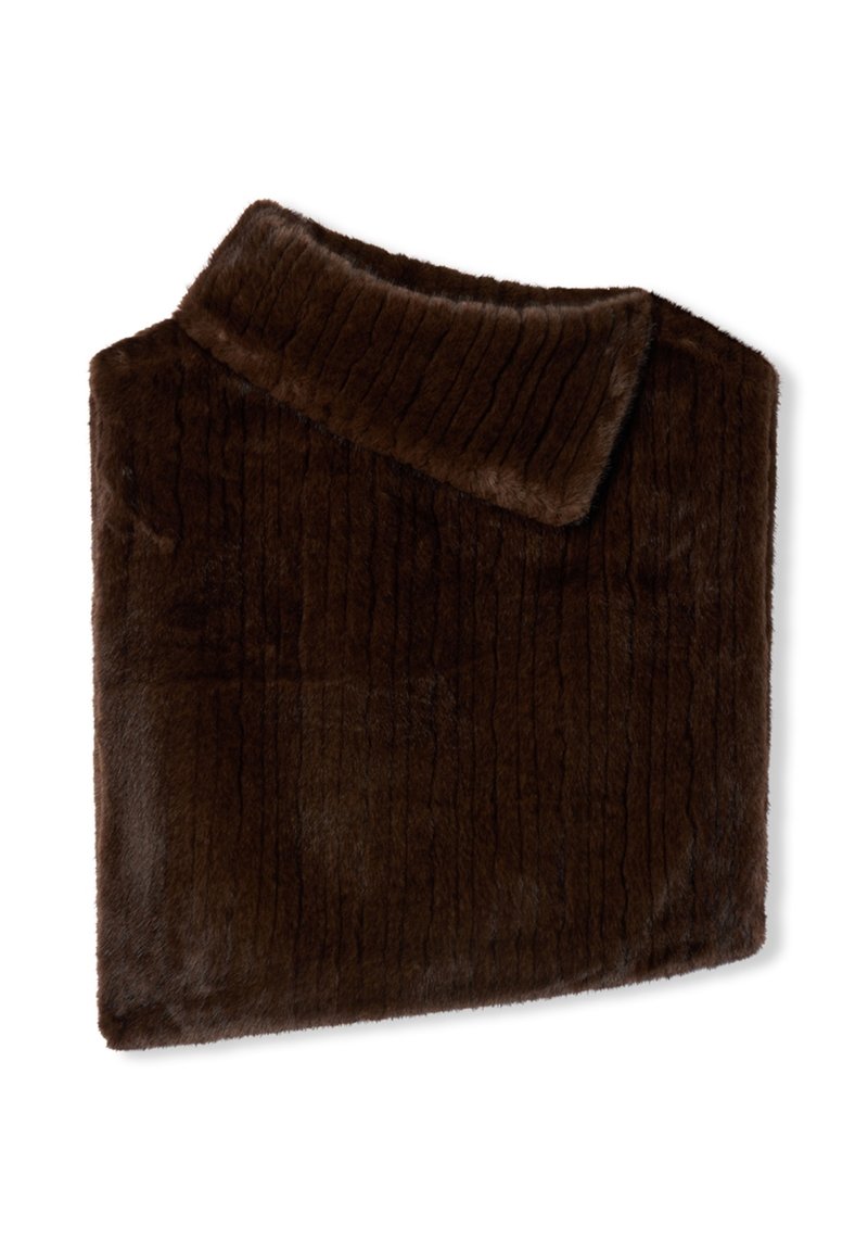 Poncho marrone in pelliccia sintetica con collo a risvolto, caratterizzato da un motivo testurizzato e una superficie liscia. Forma rettangolare, finitura morbida, senza accessori metallici.