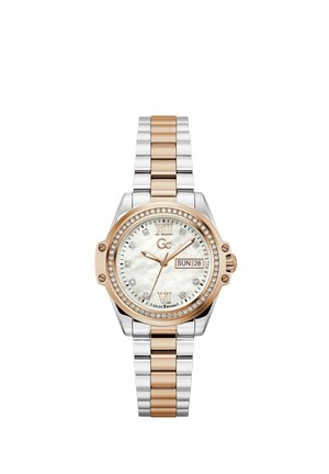 Zweifarbige Armbanduhr aus Silber und Roségold mit Diamant-Stundenmarkierungen, römischen Zahlen bei 12 und 6 sowie einer Datumsanzeige, die Sonntag, den 28. anzeigt.
