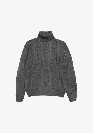 Maglione grigio a maglia con collo a lupetto rigato, caratterizzato da fantasie a treccia e una trama textured. Vestibilità rilassata con maniche lunghe e orlo arrotondato.
