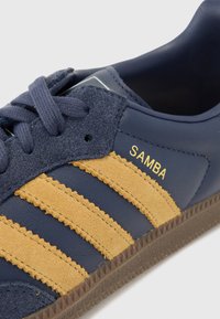 adidas Originals SAMBA OG UNISEX - Tenisice - shadow navy/golden beige/gum