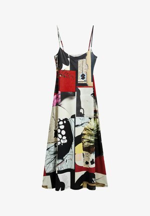 Kergedega kleit, mitmevärviline lapitöö disain, mis sisaldab abstraktseid mustreid, sealhulgas punaseid, musti ja valgeid toone. Pehme kangastekstuuri.