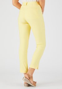 Damart CONFORT 7/8ÈME - Broek - jaune