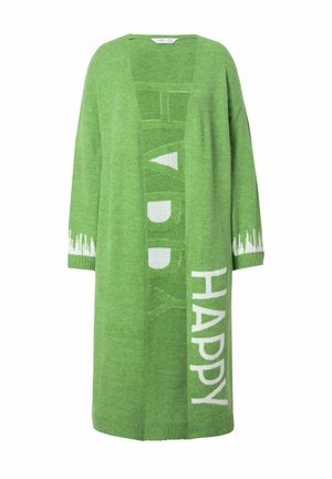 Cardigan tricoté vert avec des manches larges, arborant les mots "HAPPY" et "VIVA" en lettres blanches. Texture douce et design à ouverture frontale.