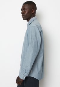 Marc O'Polo REGULAR MIT FINELINER-STREIFEN - Hemd - multi tranquil teal