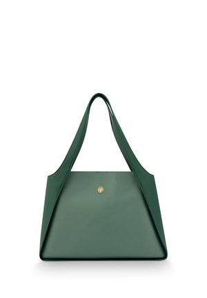 Groene leren handtas met een gestructureerd ontwerp, voorzien van twee lange hengsels, een afgeronde bodem en een gouden logoaccent in het midden.