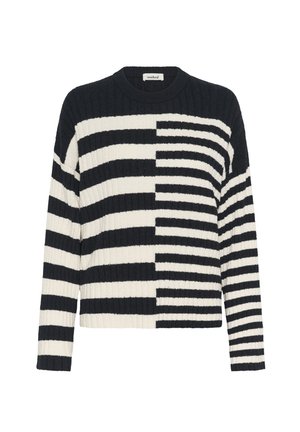 Crno-bijeli prugasti džemper sa rebrastom teksturom, s kombinacijom širokih i uskih horizontalnih pruga na prednjem dijelu i rukavima.