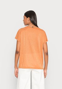 Mos Mosh TEE - T-shirt estampada - harvest pumpkin