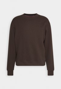 Sudadera marrón de cuello redondo hecha de una tela suave con un ajuste relajado, que presenta puños acanalados y un pequeño logo en la parte inferior.