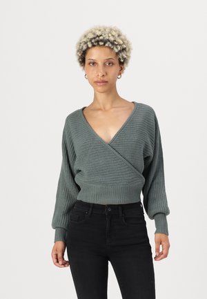 ONLY Petite ONLNINA V NECK - Pullover - balsam green