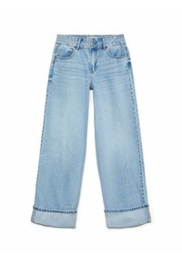 Jeans de mezclilla azul claro de pierna ancha con cintura alta, con cierre de botones, cinco bolsillos y puños enrollados en el dobladillo.