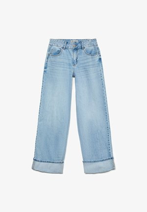 Šviesiai mėlynos spalvos plačiomis kojomis džinsai su aukštu liemeniu, užsegami sagute, turi penkias kišenes ir pasuktus rankogalius apačioje.