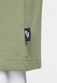 Nike Sportswear Jednoduché tričko - green