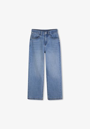 Jean en denim bleu clair avec une coupe droite, cinq poches et des coutures apparentes. Le tissu présente une texture lisse et une décoloration minimale.