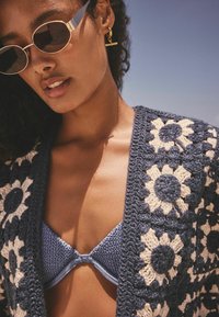 Thumbnail Image 4