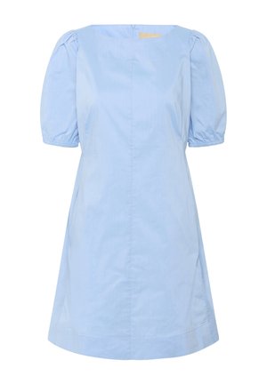 Gaiši zila kleita, kas izgatavota no gludas auduma, ar īsām puffētām piedurknēm, četru stūru kakla izgriezumu un sānu kabatām ar taisnu apakšmalu.