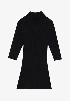 Čierne pletené šaty s vysokým golierom a rukávmi po tri štvrtiny, s priliehavým strihom, ktorý sa na spodnej časti rozširuje.