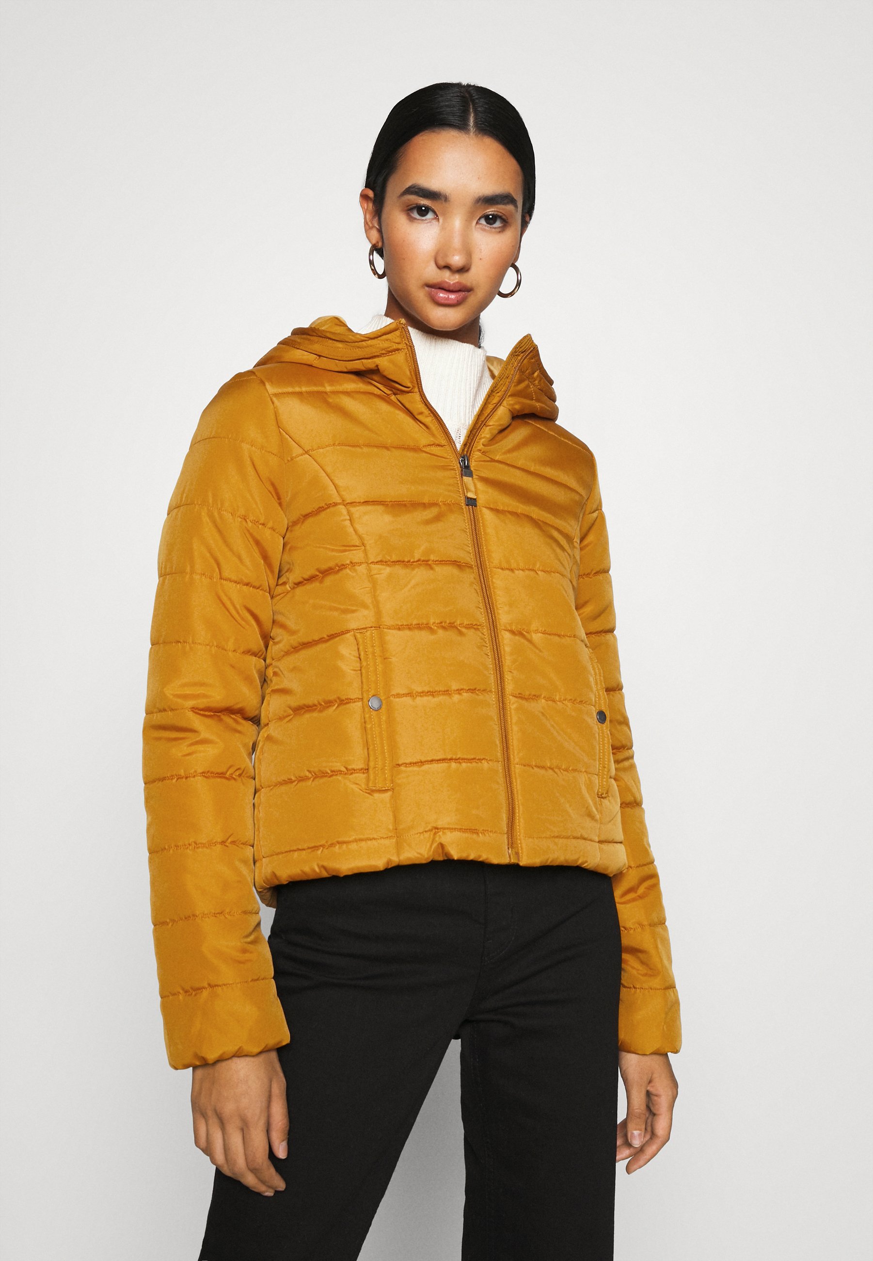 VMSIMONE HOODY SHORT JACKET Lett jakke buckthorn brown VMSIMONE HOODY SHORT JACKET Lett jakke buckthorn brown