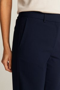 STOCKH LM KAREN PREMIUM STRAIGHT FIT - Tygbyxor - navy