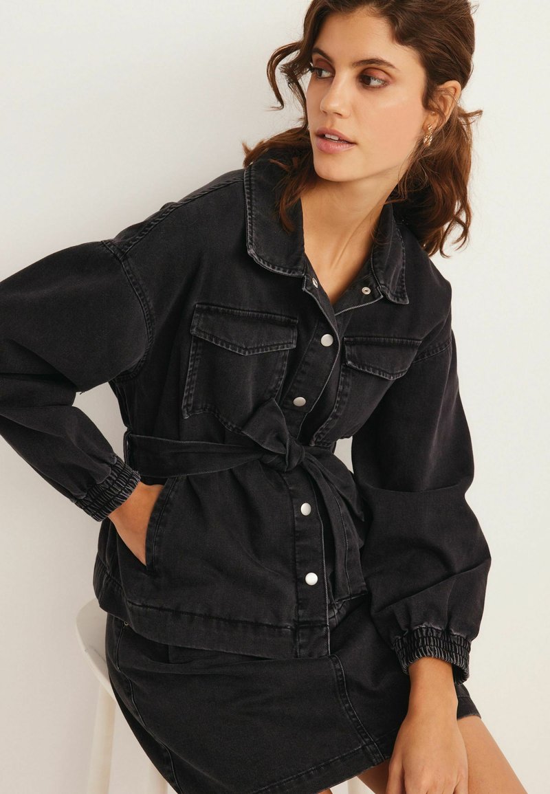 Damen Leichte Jacken | Next BELTED Jeansjacke black/schwarz - ZW34064 Damen Leichte Jacken | Next BELTED Jeansjacke black/schwarz - ZW34064