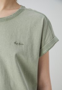 Pepe Jeans EDITH - T-shirts - green