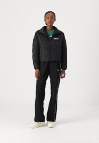 Ellesse HEIDE - Lett jakke - black