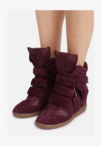 Niewybrane, bordeaux