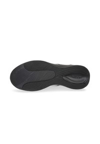 Semelle de chaussure en caoutchouc noir avec des motifs texturés et des rainures, comportant le logo de la marque embossé "MBT" près du talon.