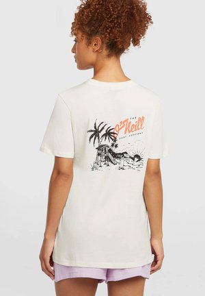 Kremfarvet kortærmet t-shirt med et sort og orange motiv af en strandscene med palmer og et surfbræt.