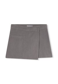 Mini gonna grigia con texture liscia, caratterizzata da una tasca laterale e un design pulito e sartoriale. Adatta a varie occasioni.