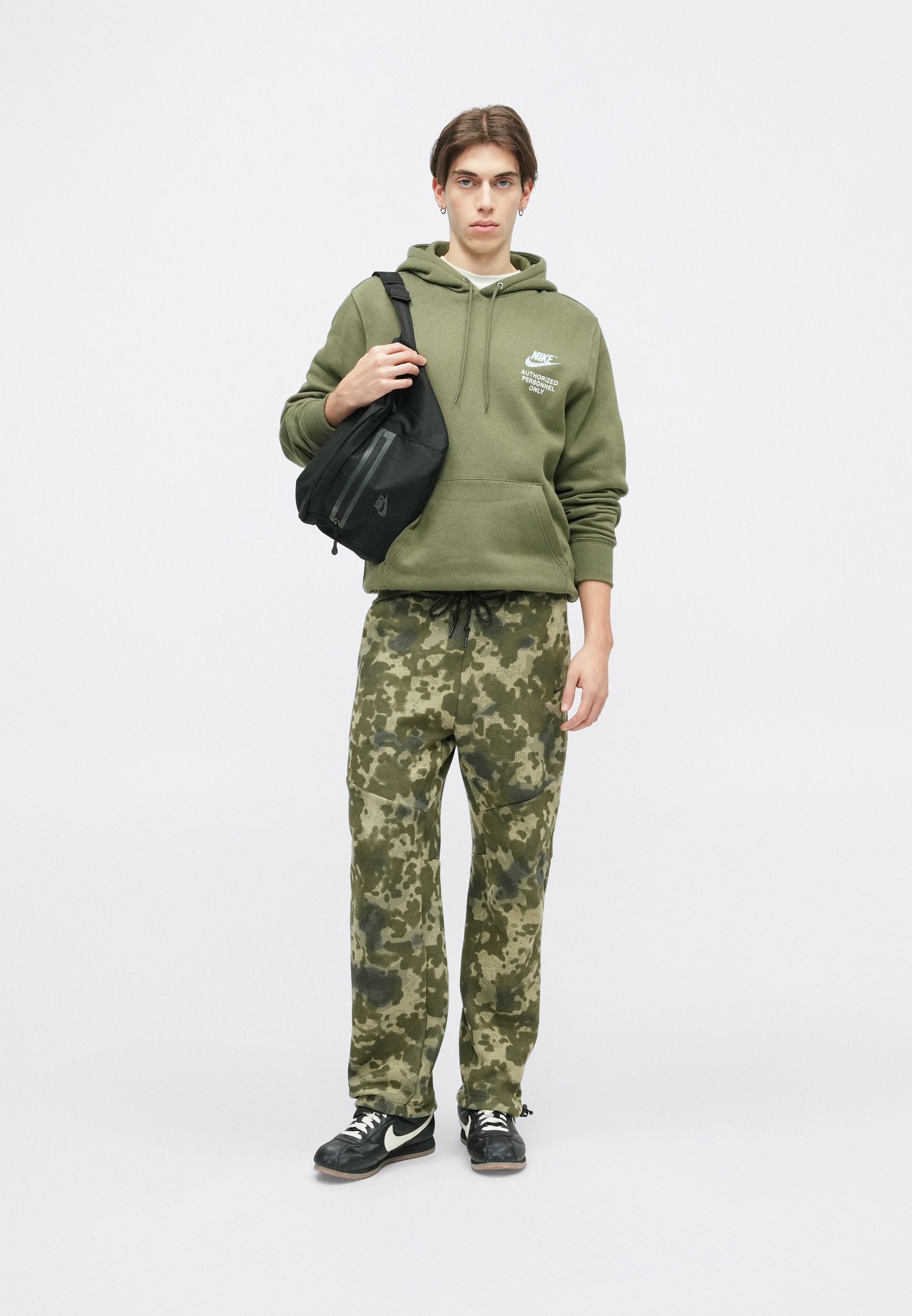 nike nsw camo hoodie