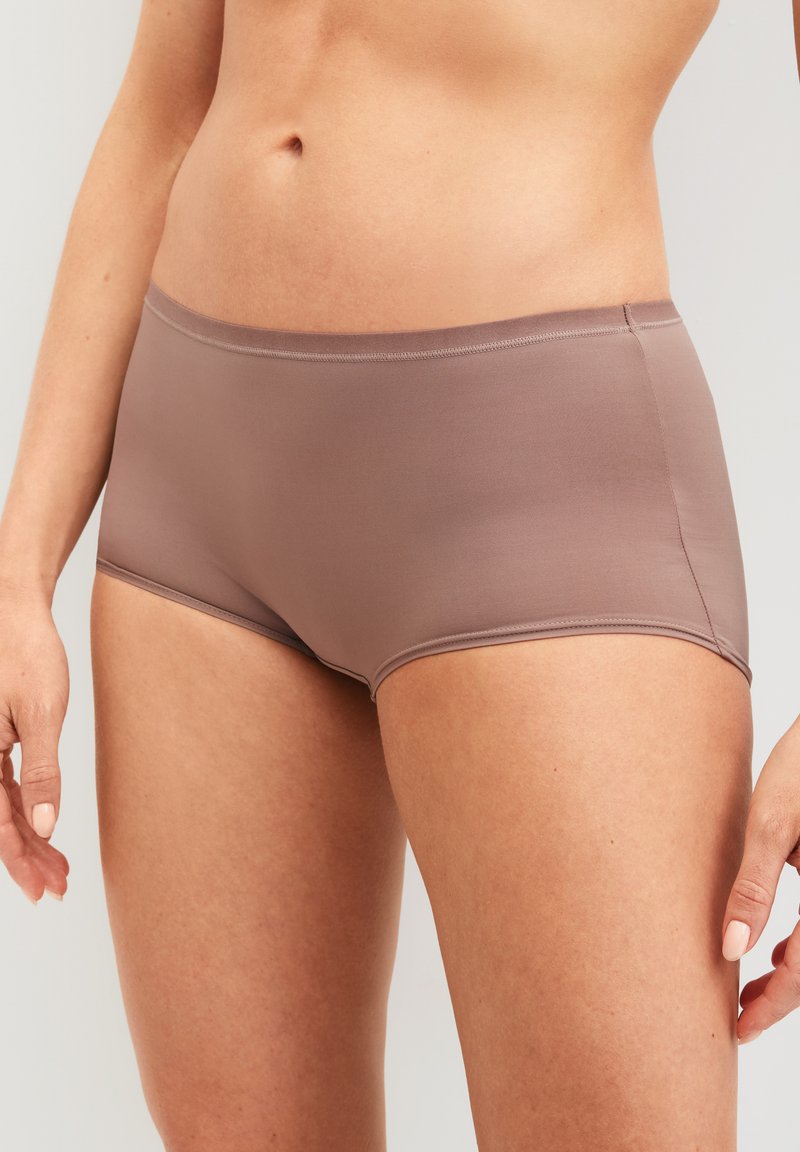 Bruine hipster-stijl onderbroeken gemaakt van gladde, rekbare stof, met een eenvoudig ontwerp en platte naden voor comfort.