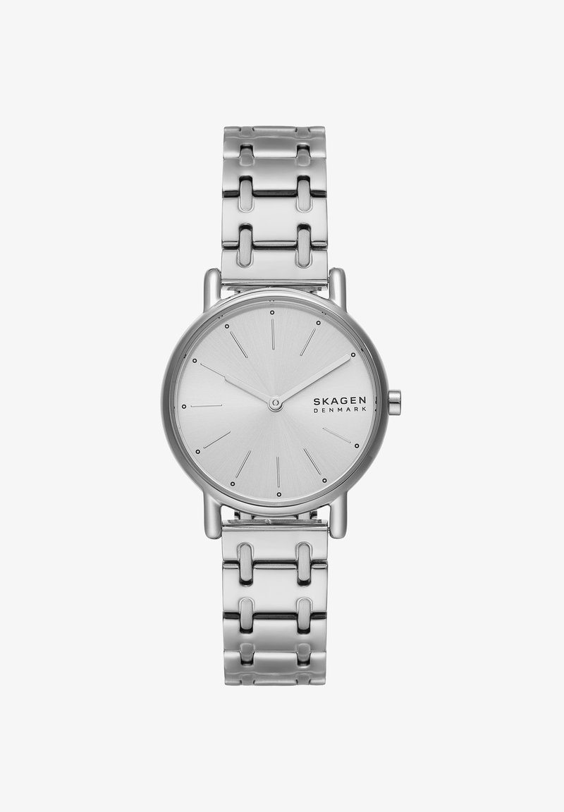 Srebro Skagen Denmark ručni sat s minimalističkim okruglim brojčanikom, metalnom narukvicom i oznakama sati bez brojki koji pokazuje 10:10.