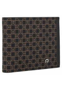 Portefeuille bi-fold marron avec un motif à carreaux de logos noirs. Surface texturée avec un contour noir et des détails accentués en argent.