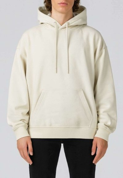 Hoodie beige chiaro con grande tasca frontale, cordini e polsini e orlo a costine. Tessuto morbido con una vestibilità rilassata.