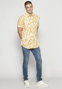 Koroshi SHORT SLEEVE - Ing - ocre ochre
