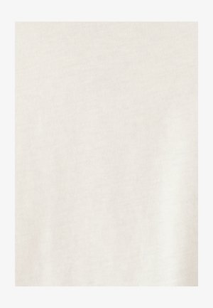 Effen off-white stoftextuur met een licht zichtbaar weefpatroon en zachte plooien.