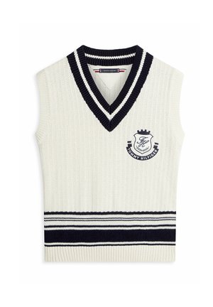 Witte gebreide mouwloze sweater-vest met marineblauw-witte gestreepte V-hals en zoom, met een marineblauw Tommy Hilfiger logo op de borst.