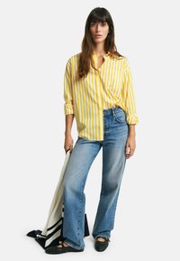 GANT STRIPED - Camicia - daffodil yellow