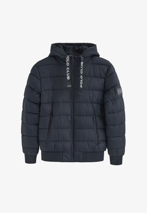 Veste rembourrée bleu marine avec capuche, arborant un design matelassé vertical, deux poches frontales zippées, des poignets côtelés et des accents de logo sur la capuche.