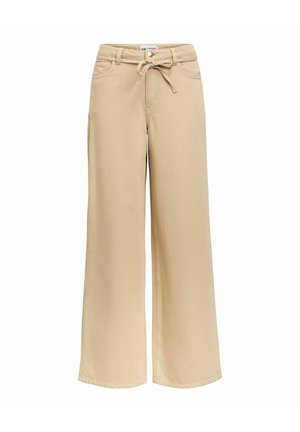 Beżowe szerokie spodnie z miękkiego materiału, z wiązanym pasem, szlufkami na pasek i dwoma bocznymi kieszeniami, o prostym i swobodnym kroju.