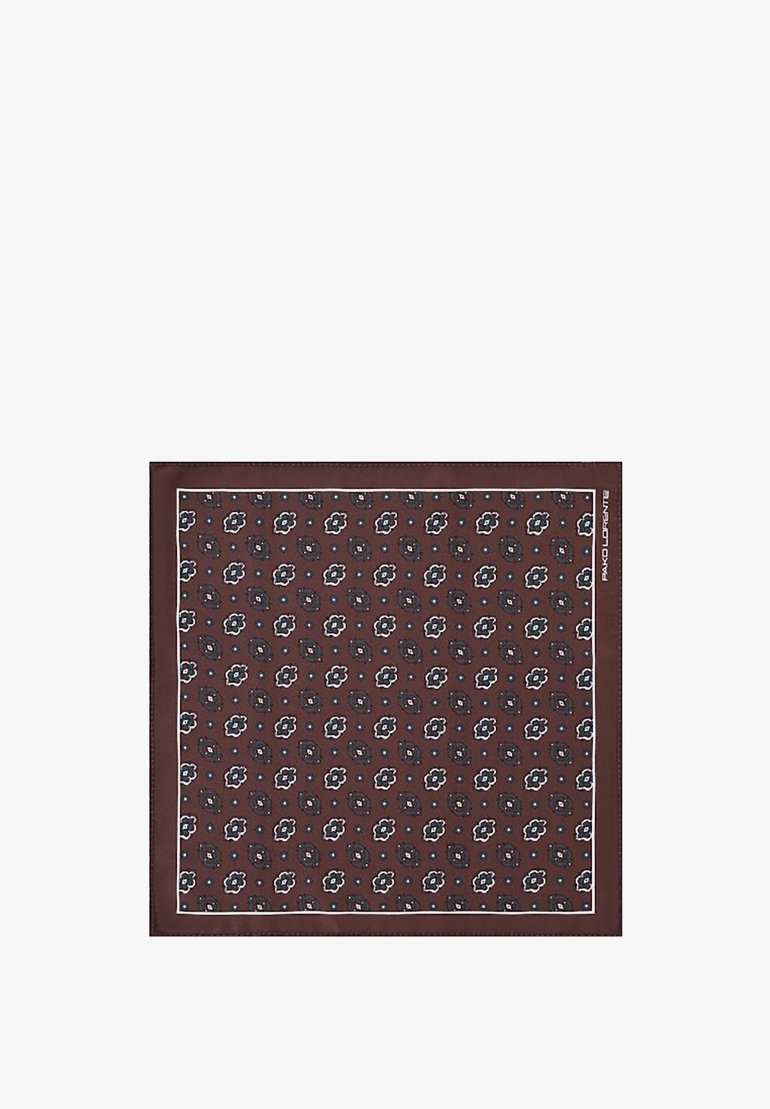 Brązowy jedwabny szalik z motywem kwiatowym, z białą krawędzią. Wzór zawiera małe niebieskie i białe akcenty w kwiatach.