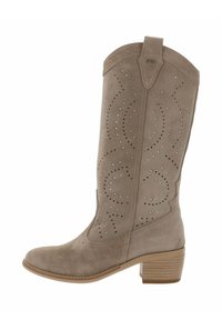 Botte western en daim marron clair mi-hauteur avec talon bloc et perforations décoratives le long de la tige et de la languette de tirette sur le bord supérieur.
