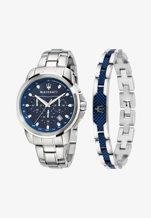 Orologio Maserati da uomo con cinturino in acciaio inossidabile argento, quadrante blu e accenti cronografici bianchi. Include un bracciale abbinato blu e argento.