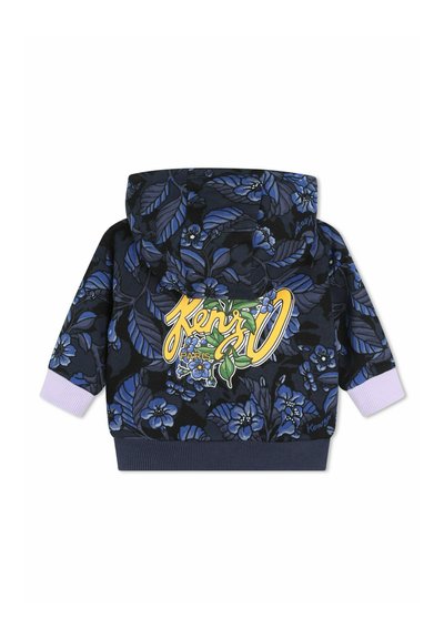 Sweat à capuche avec un motif floral sombre en bleu et violet, arborant un logo jaune "Kenzo Paris" au centre et des poignets côtelés.