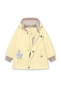 Veste jaune avec capuche, dotée d'une doublure beige et de poignets côtelés. Comprend des boutons-pression et une étiquette étoile bleue sur la poche avant.