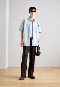 Marc O'Polo DENIM SHORTSLEEVE KENT COLLAR - Πουκάμισο - light blue