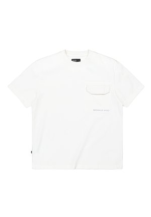 Weißes T-Shirt mit kurzen Ärmeln, einer kleinen Brusttasche und dezentem Schriftzug "Butcher of Blue" unterhalb der Tasche auf der vorderen rechten Seite.