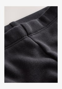 Non sélectionné, black
