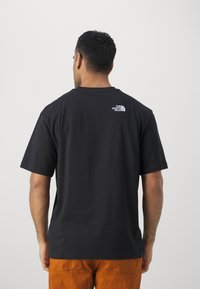 The North Face ESSENTIAL - Print T-shirt - black