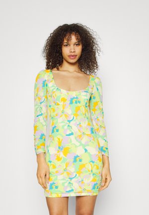 ONLY Tall ONLPELLA BUST DRESS - Kotelomekko - double cream